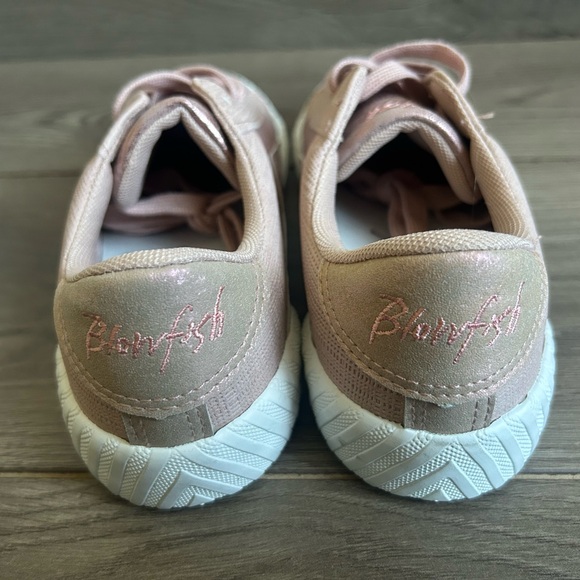 NWT Blowfish Malibu Willa Sneaker Shoes Light Pink Rose Size 8.5 - Picture 4 of 6